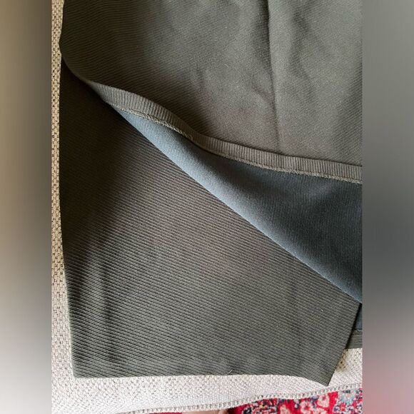 Lord & Taylor Dark Olive Green Textured MIDI Skirt- Medium - Picture 4 of 4